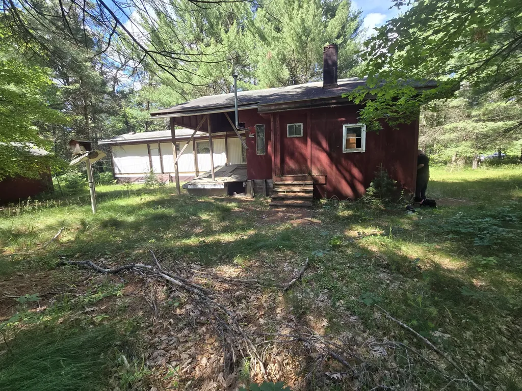 2637 S Jenny Circle Cherry Valley Township MI 49304