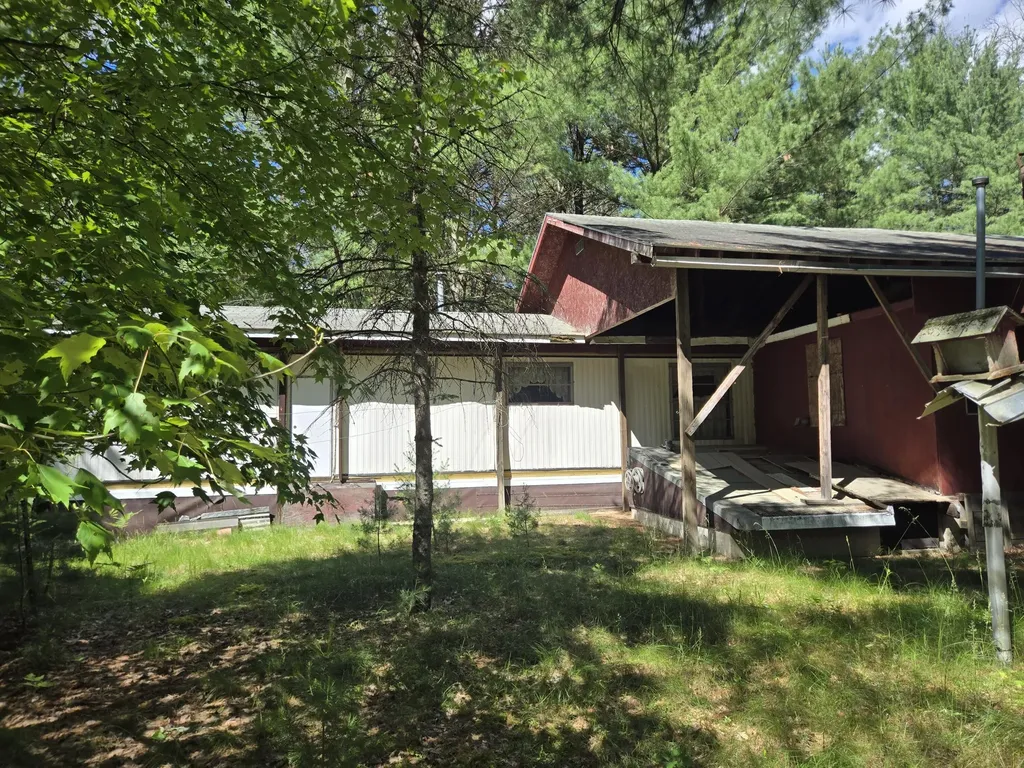 2637 S Jenny Circle Cherry Valley Township MI 49304
