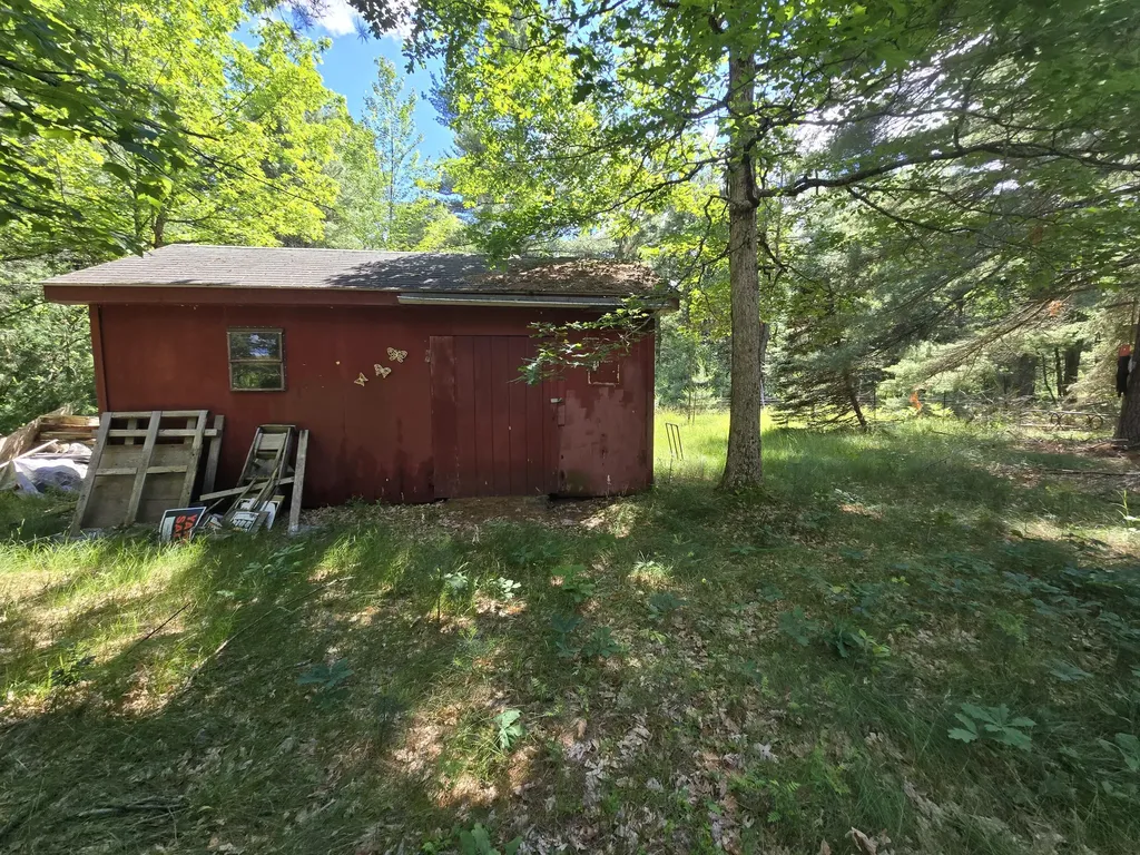 2637 S Jenny Circle Cherry Valley Township MI 49304