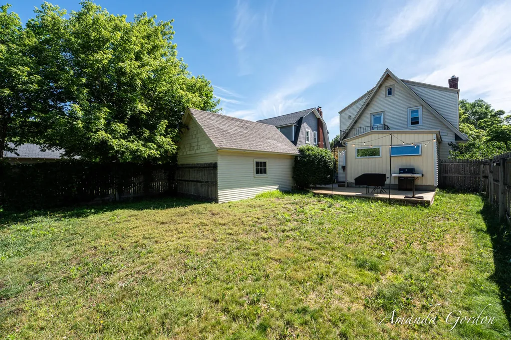 2101 Paris Avenue SE Grand Rapids City MI 49507
