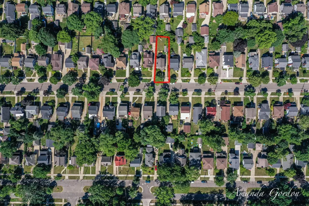 2101 Paris Avenue SE Grand Rapids City MI 49507