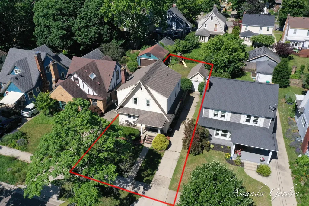 2101 Paris Avenue SE Grand Rapids City MI 49507