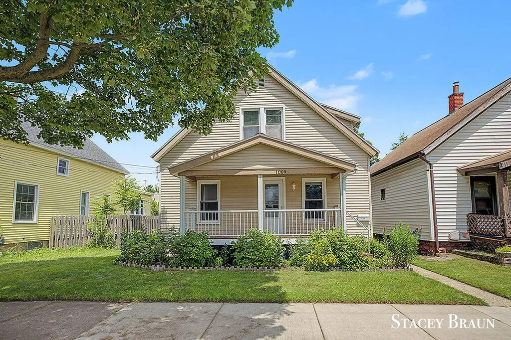 1009 Courtney Street NW Grand Rapids City MI 49504