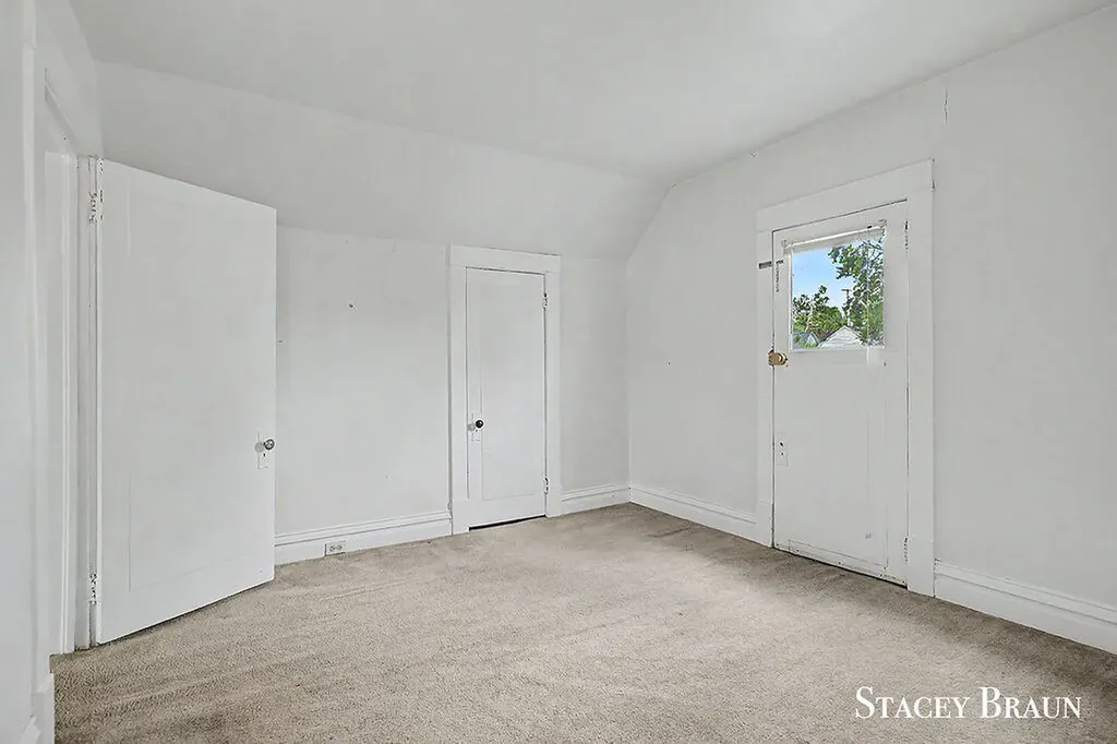 1009 Courtney Street NW Grand Rapids City MI 49504
