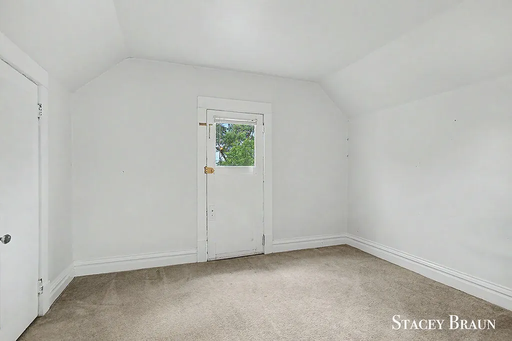 1009 Courtney Street NW Grand Rapids City MI 49504