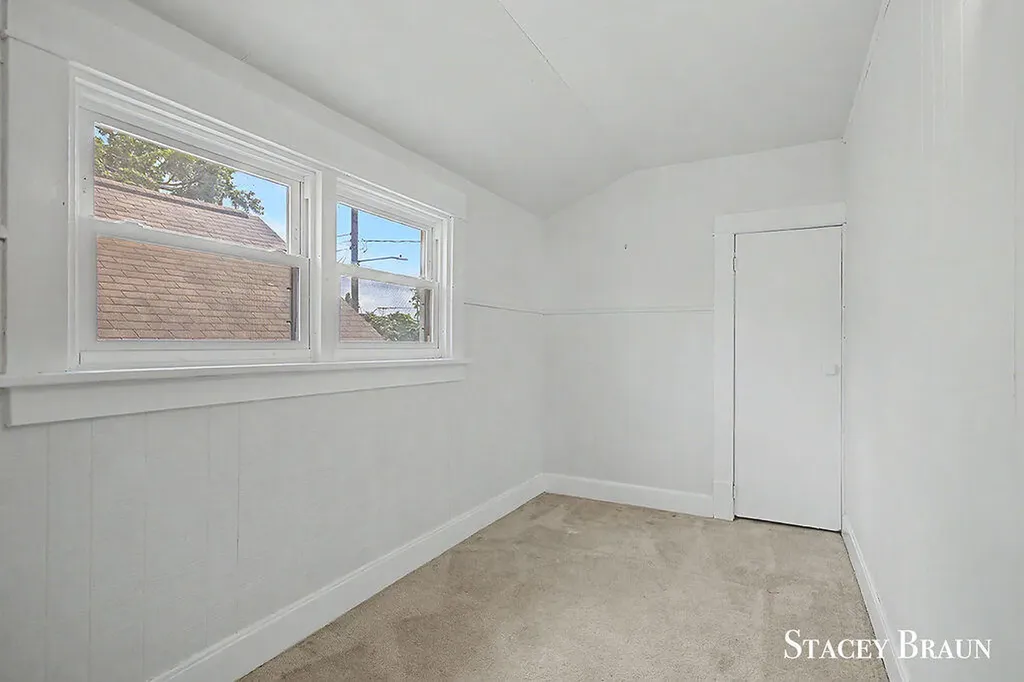 1009 Courtney Street NW Grand Rapids City MI 49504