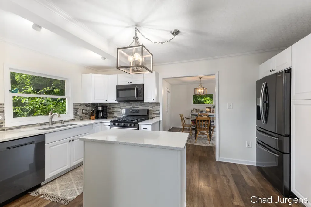 931 4 Mile Road NE Plainfield Charter Township MI 49525