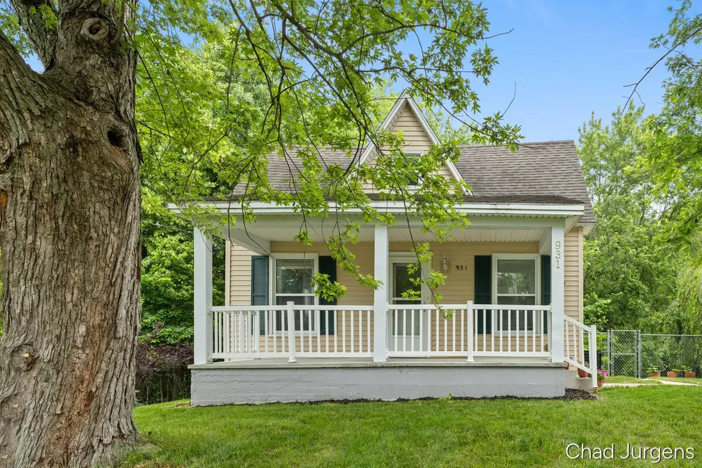 931 4 Mile Road NE Plainfield Charter Township MI 49525