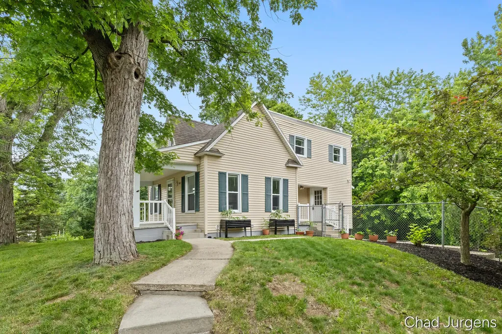 931 4 Mile Road NE Plainfield Charter Township MI 49525