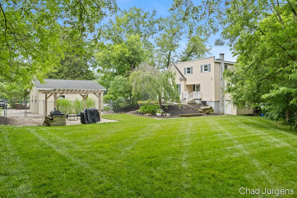 931 4 Mile Road NE Plainfield Charter Township MI 49525