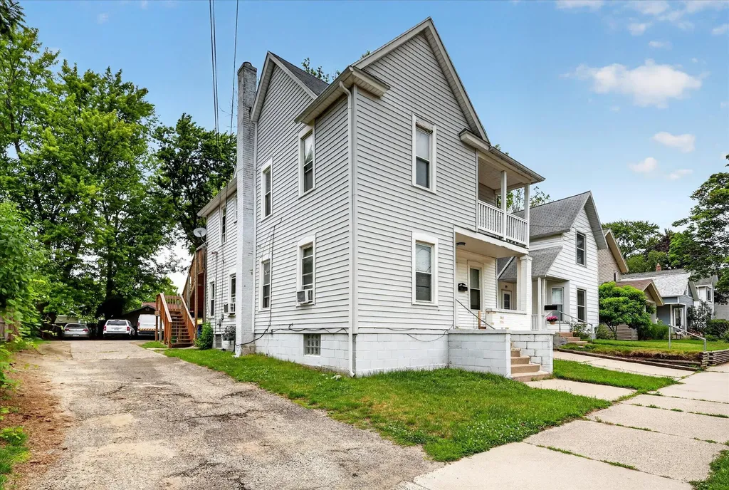 129 Palmer Street NE Grand Rapids City MI 49505