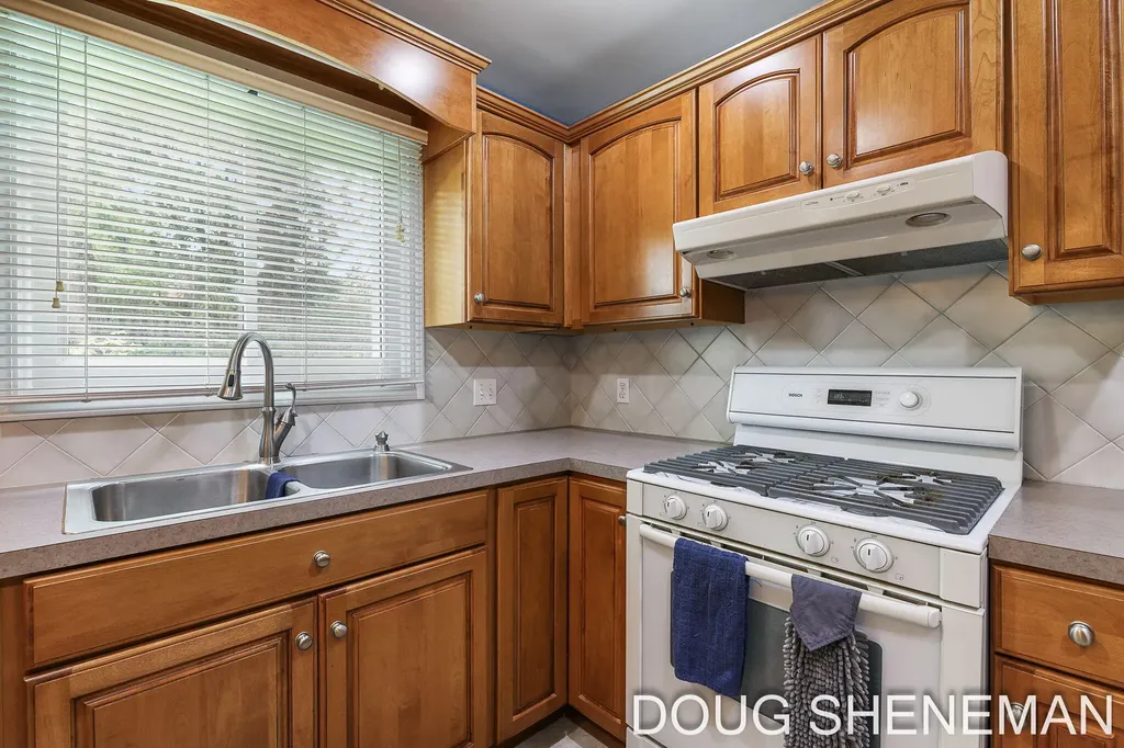 5143 Wembley Court SW Wyoming City MI 49509