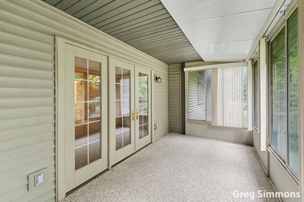 2579 Falcon Pointe Drive NW Walker City MI 49534