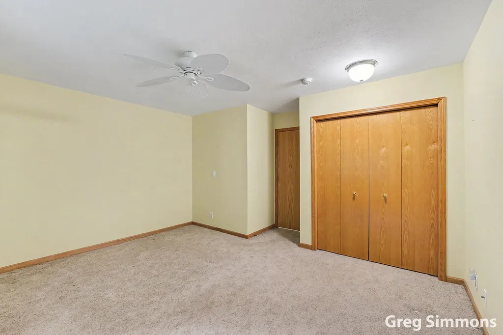 2579 Falcon Pointe Drive NW Walker City MI 49534