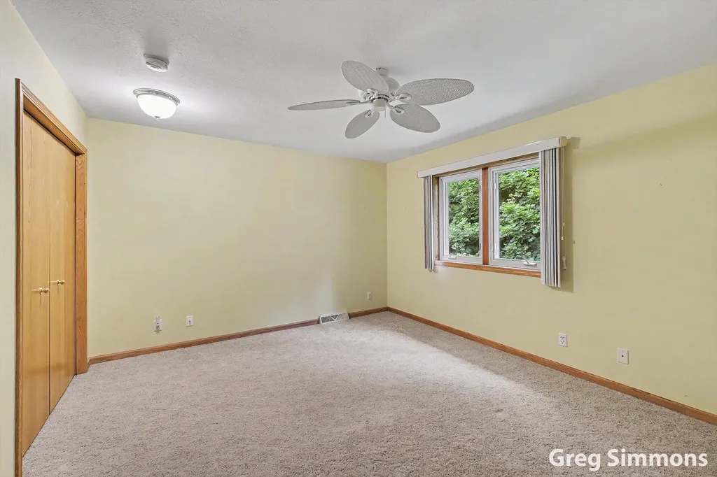 2579 Falcon Pointe Drive NW Walker City MI 49534