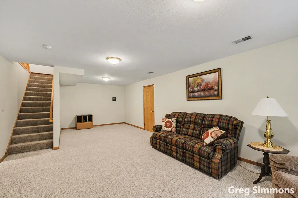 2579 Falcon Pointe Drive NW Walker City MI 49534