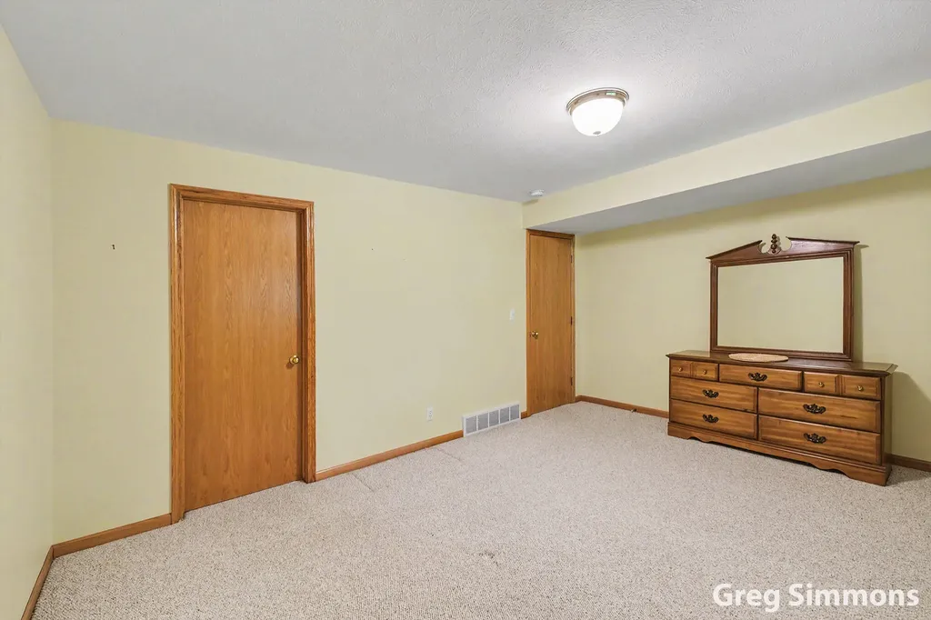 2579 Falcon Pointe Drive NW Walker City MI 49534