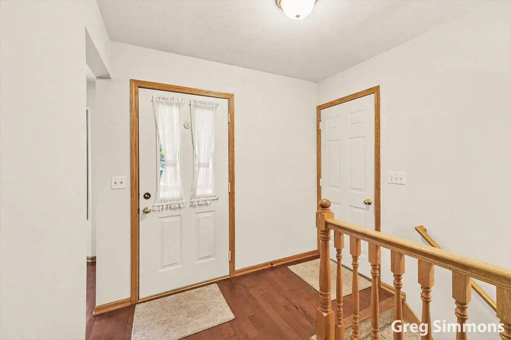 2579 Falcon Pointe Drive NW Walker City MI 49534