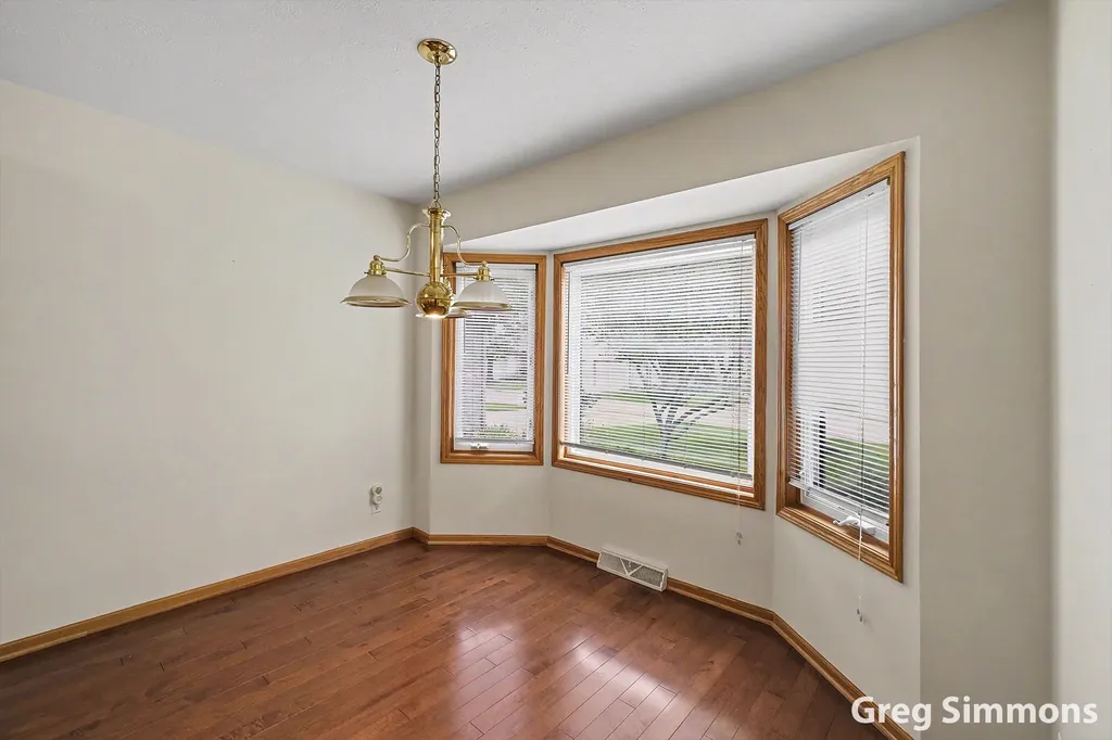 2579 Falcon Pointe Drive NW Walker City MI 49534