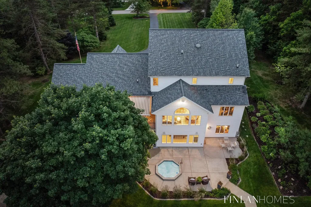 10310 E Rivershore Drive SE Caledonia Township MI 49302