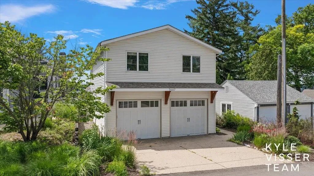 7007 Goldenrod Avenue NE Cannon Township MI 49341