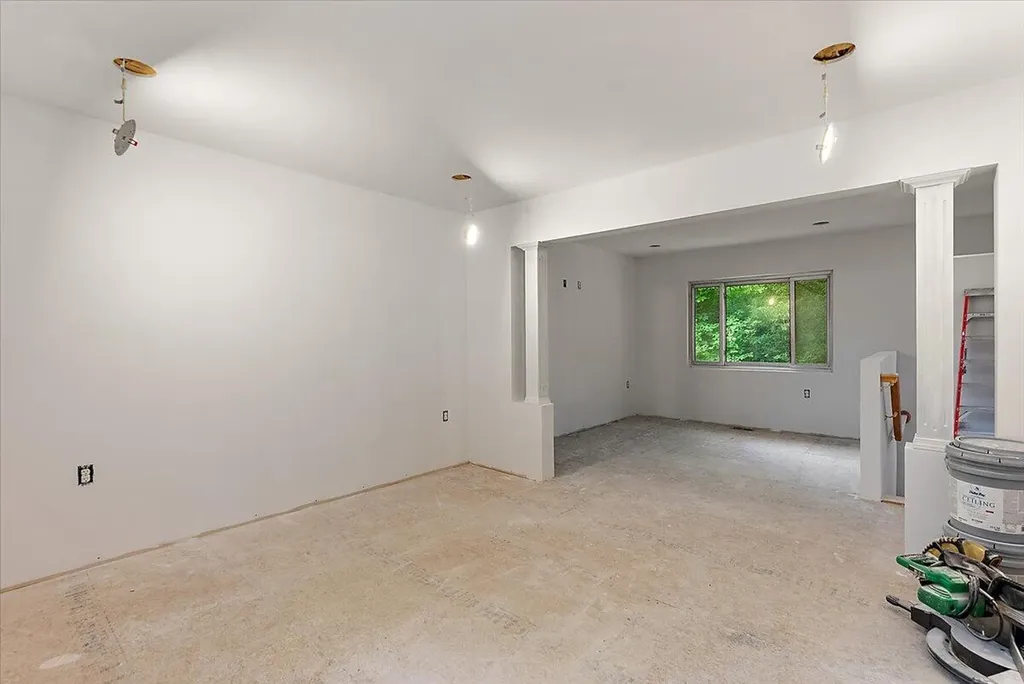 8945 Vergennes Street SE Ada Township MI 49301