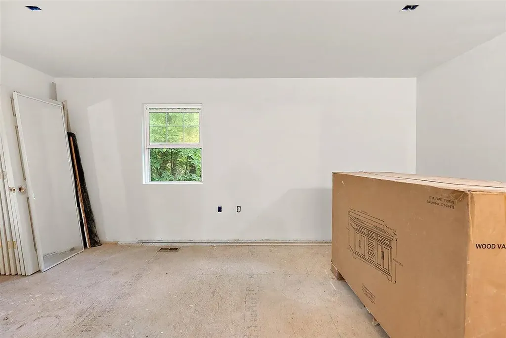 8945 Vergennes Street SE Ada Township MI 49301