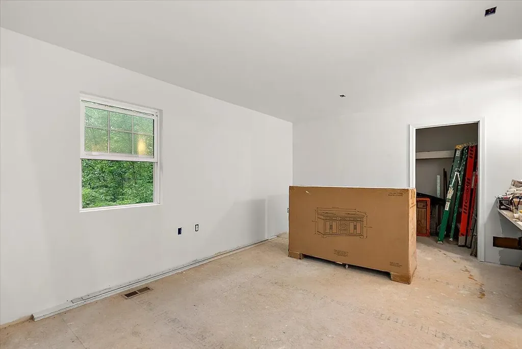 8945 Vergennes Street SE Ada Township MI 49301