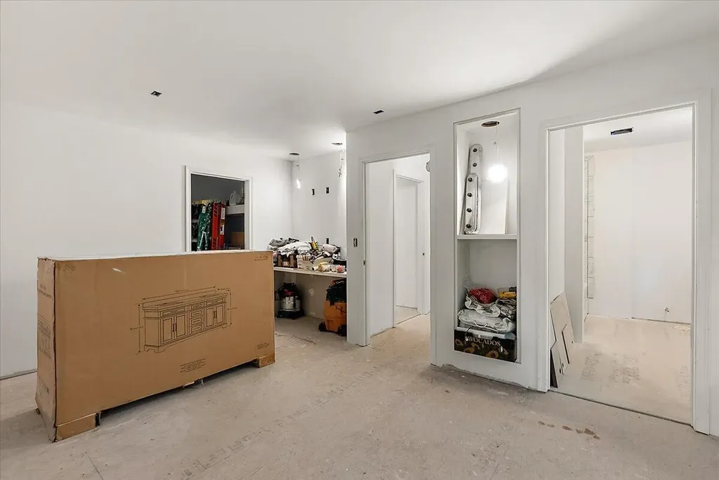 8945 Vergennes Street SE Ada Township MI 49301
