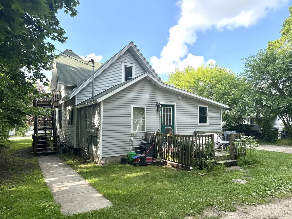 209 E Washington Street Greenville City MI 48838