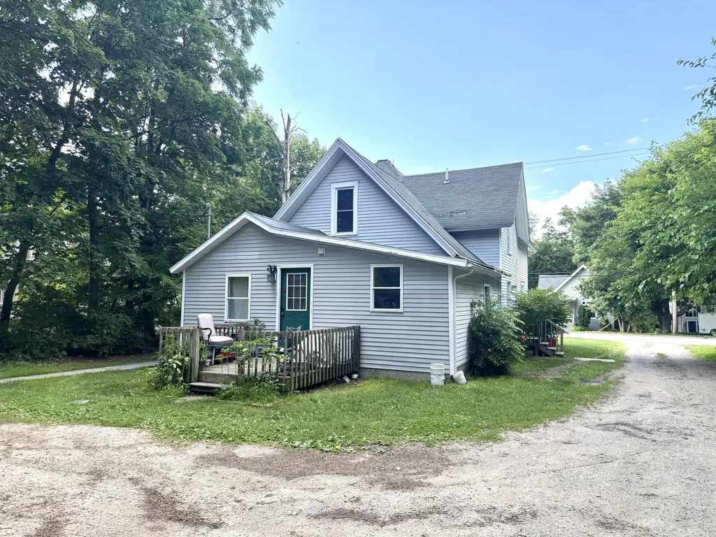 209 E Washington Street Greenville City MI 48838