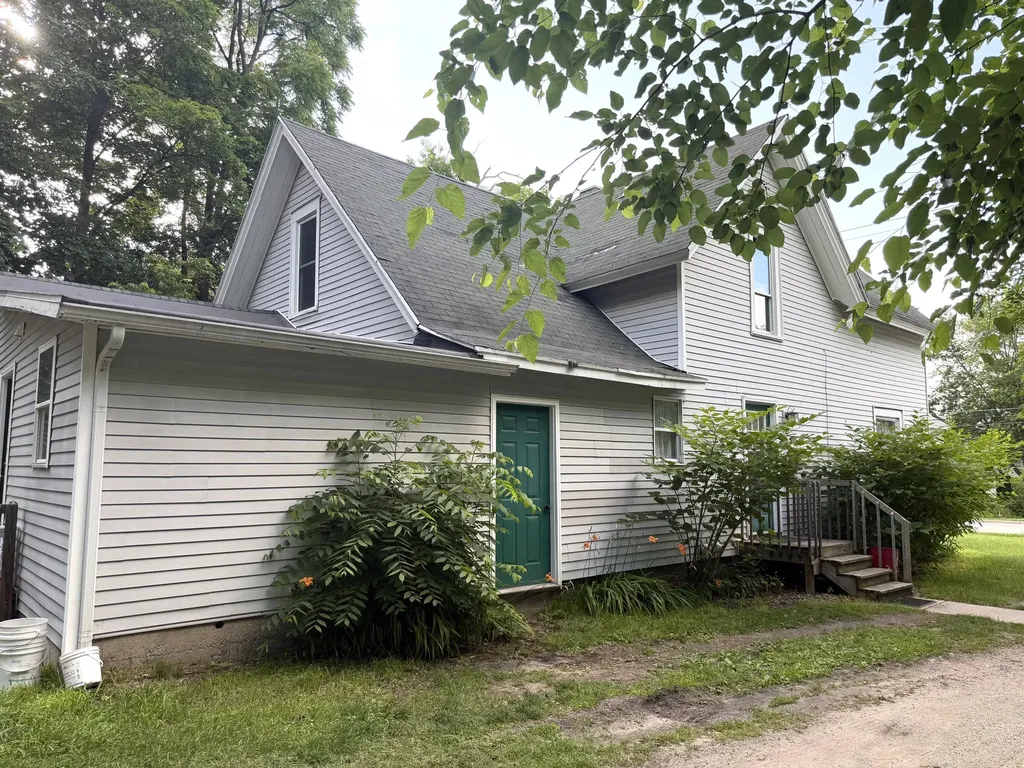 209 E Washington Street Greenville City MI 48838