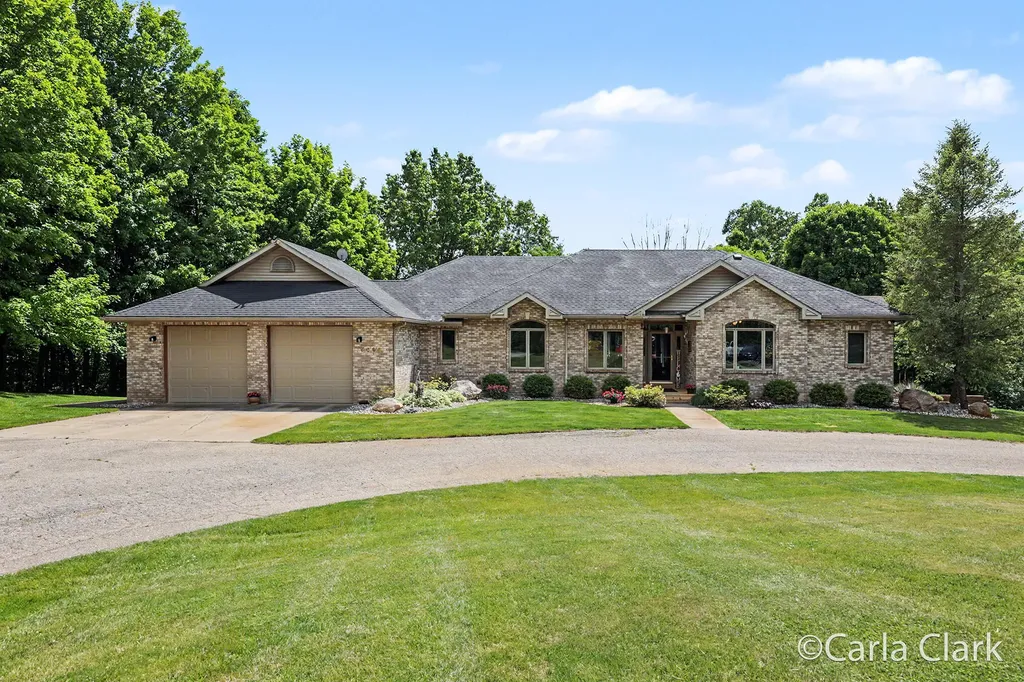 9899 Twelve Point Drive NE Courtland Township MI 49341