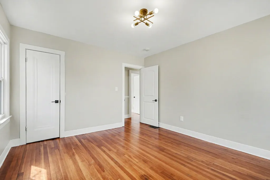 138 Burton Street SE Grand Rapids City MI 49507