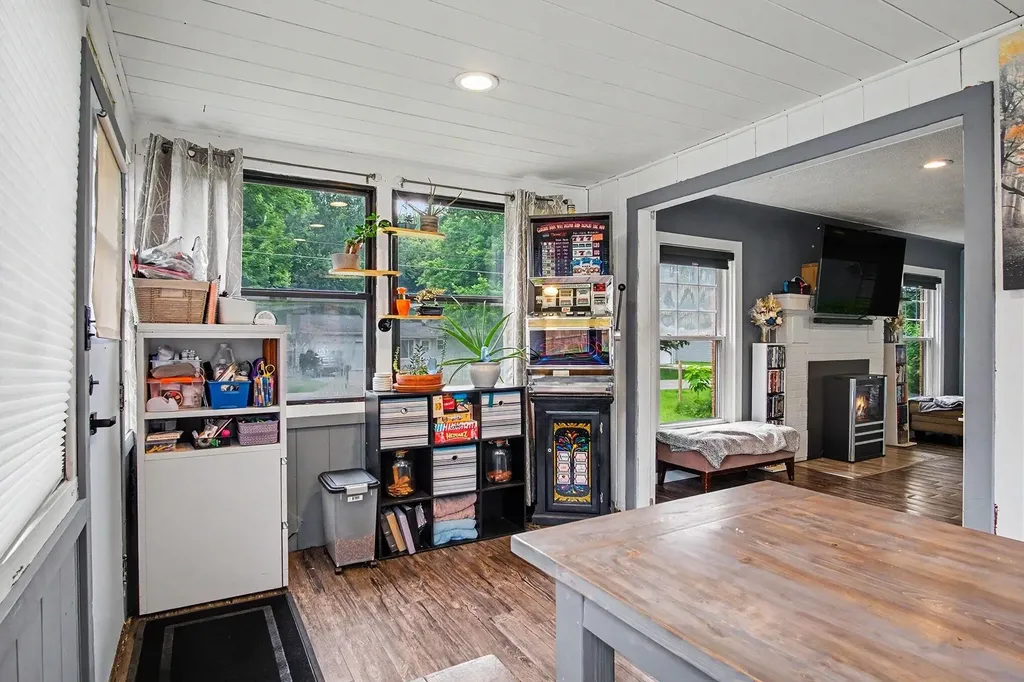 1229 Maplerow Avenue NW Walker City MI 49534