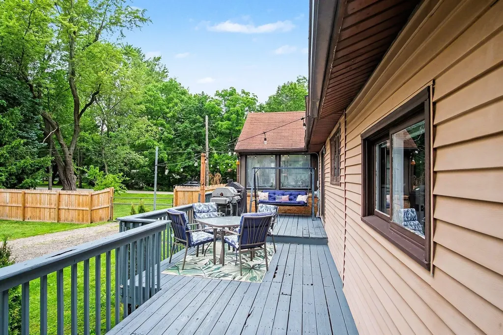 1229 Maplerow Avenue NW Walker City MI 49534
