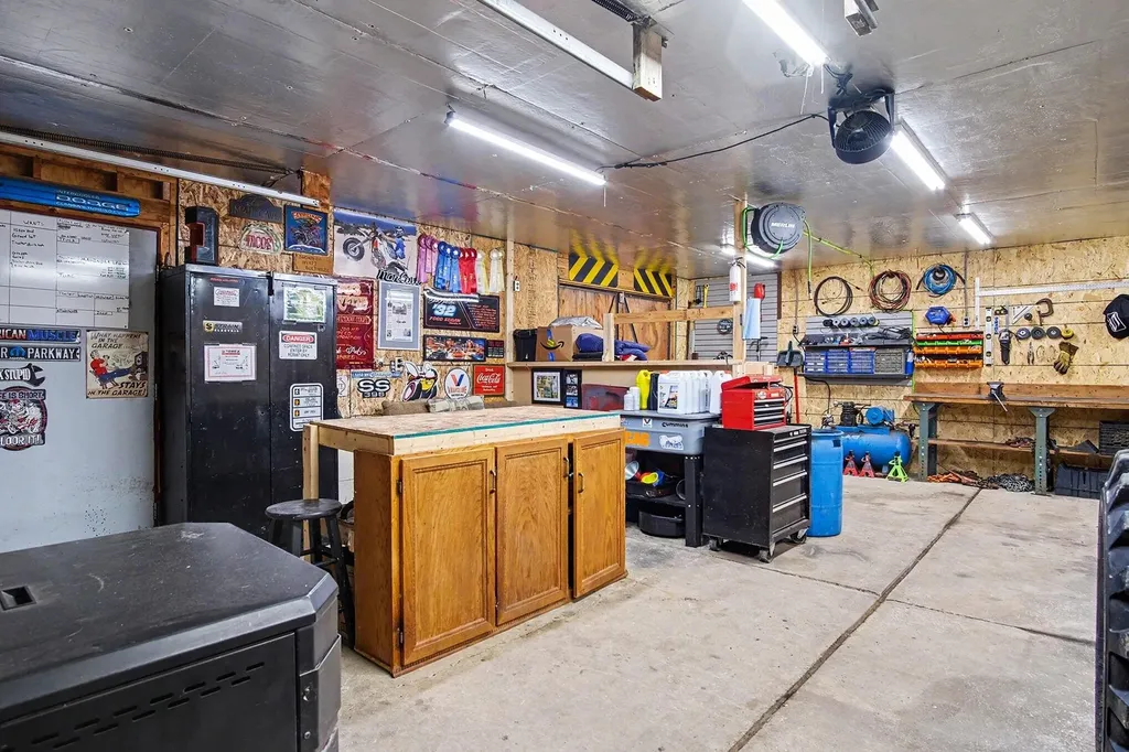 1229 Maplerow Avenue NW Walker City MI 49534