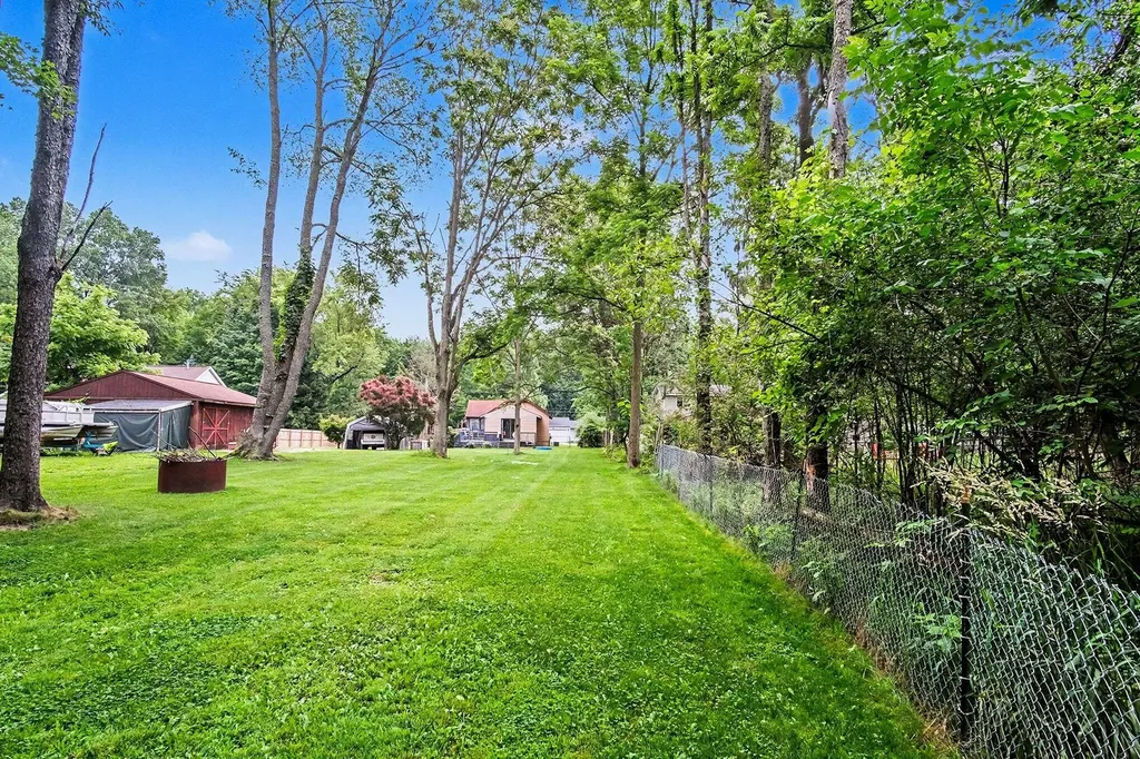 1229 Maplerow Avenue NW Walker City MI 49534
