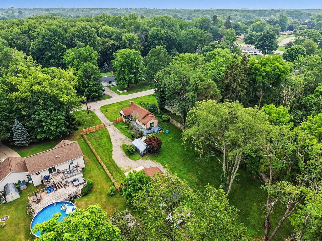 1229 Maplerow Avenue NW Walker City MI 49534