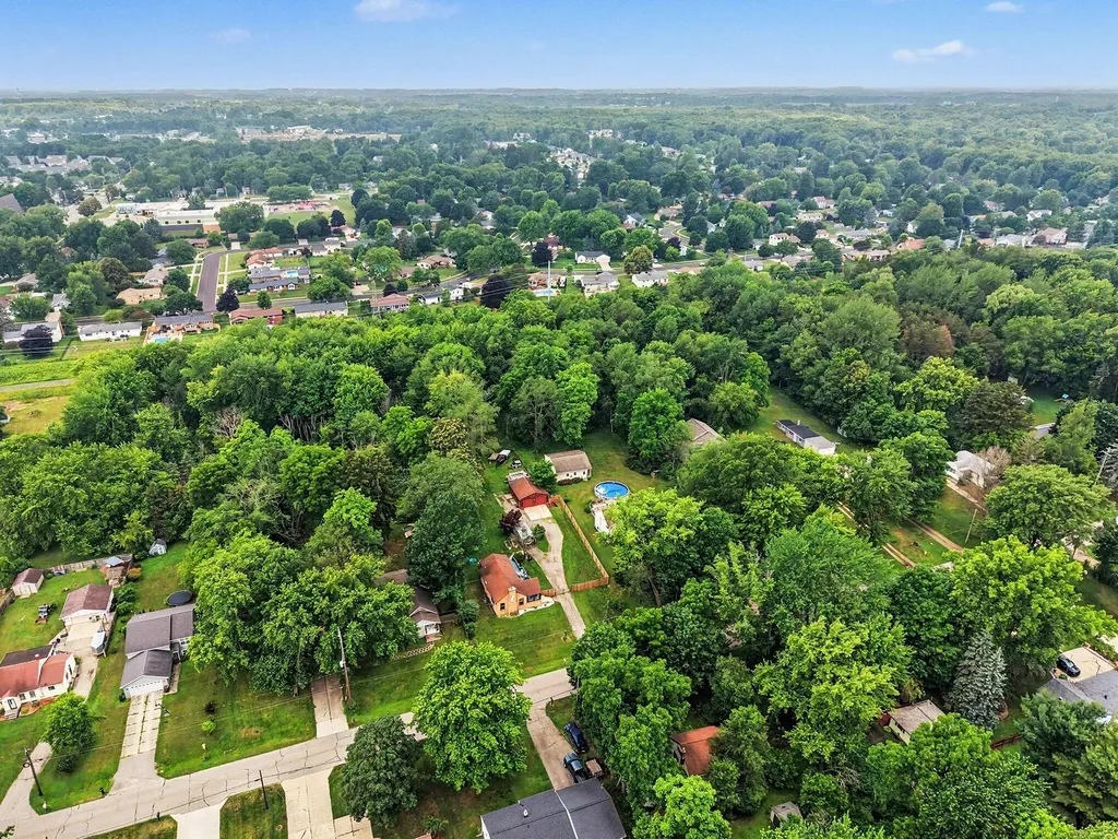1229 Maplerow Avenue NW Walker City MI 49534