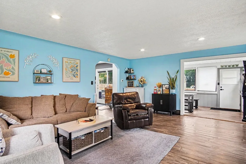 1229 Maplerow Avenue NW Walker City MI 49534
