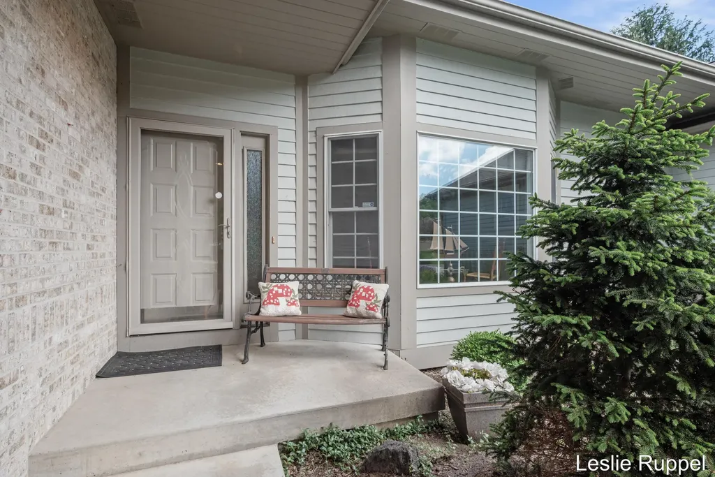 1712 Big Timber Court NE Grand Rapids City MI 49505