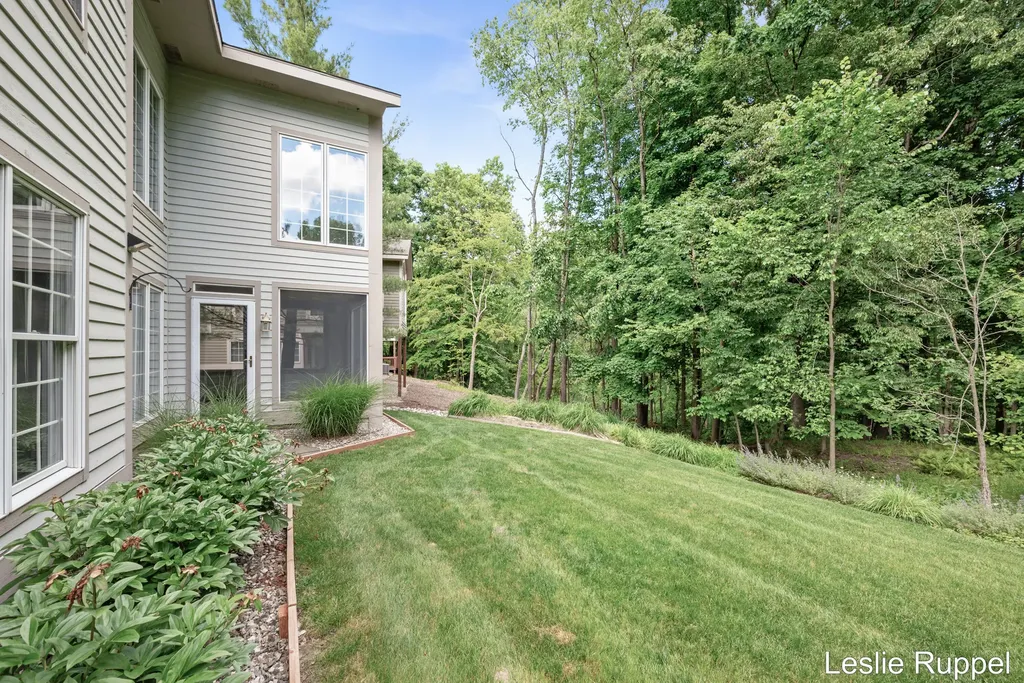 1712 Big Timber Court NE Grand Rapids City MI 49505