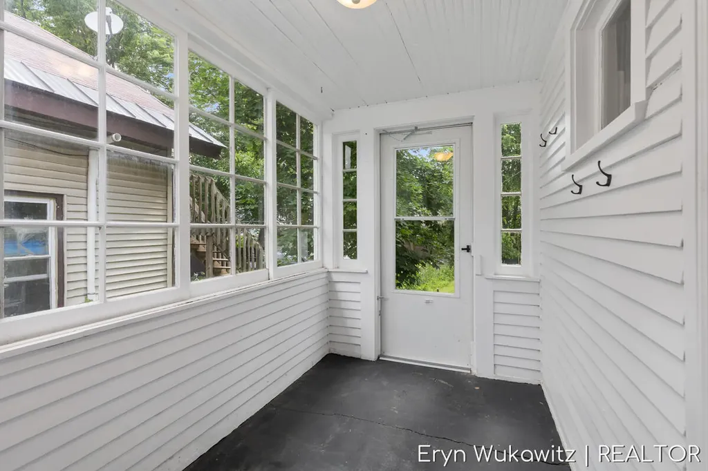 1038 Widdicomb Avenue NW Grand Rapids City MI 49504