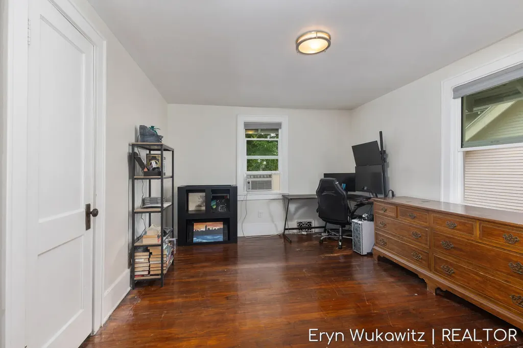 1038 Widdicomb Avenue NW Grand Rapids City MI 49504