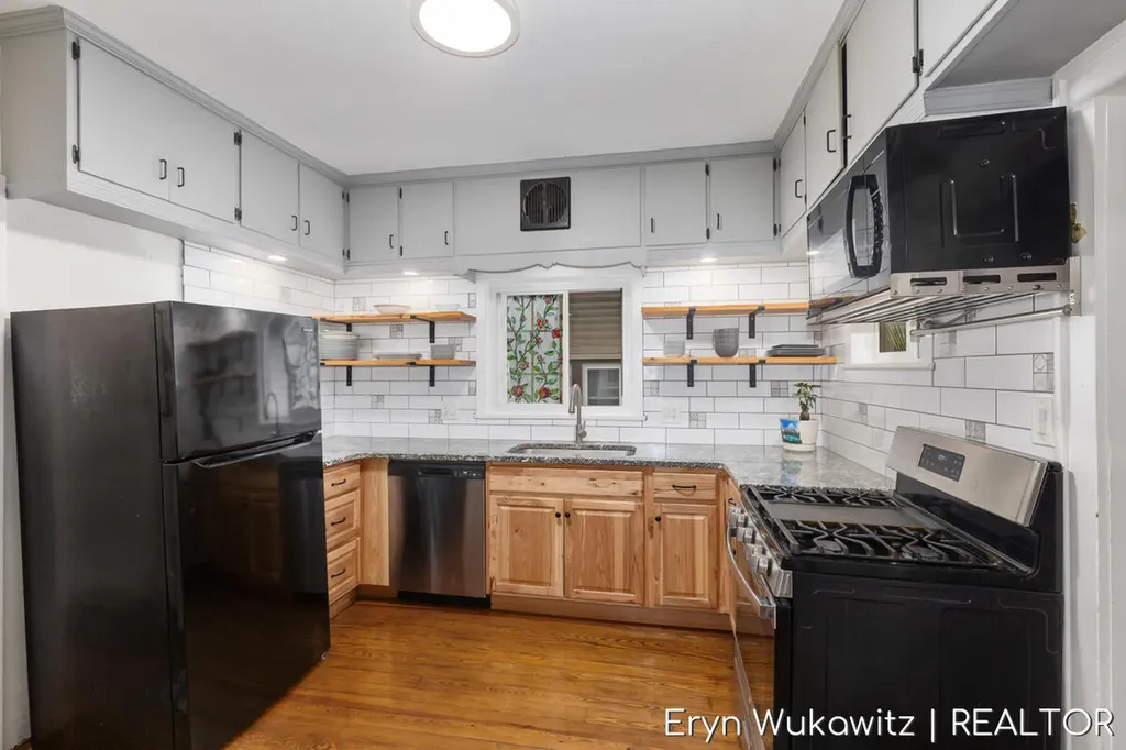 1038 Widdicomb Avenue NW Grand Rapids City MI 49504