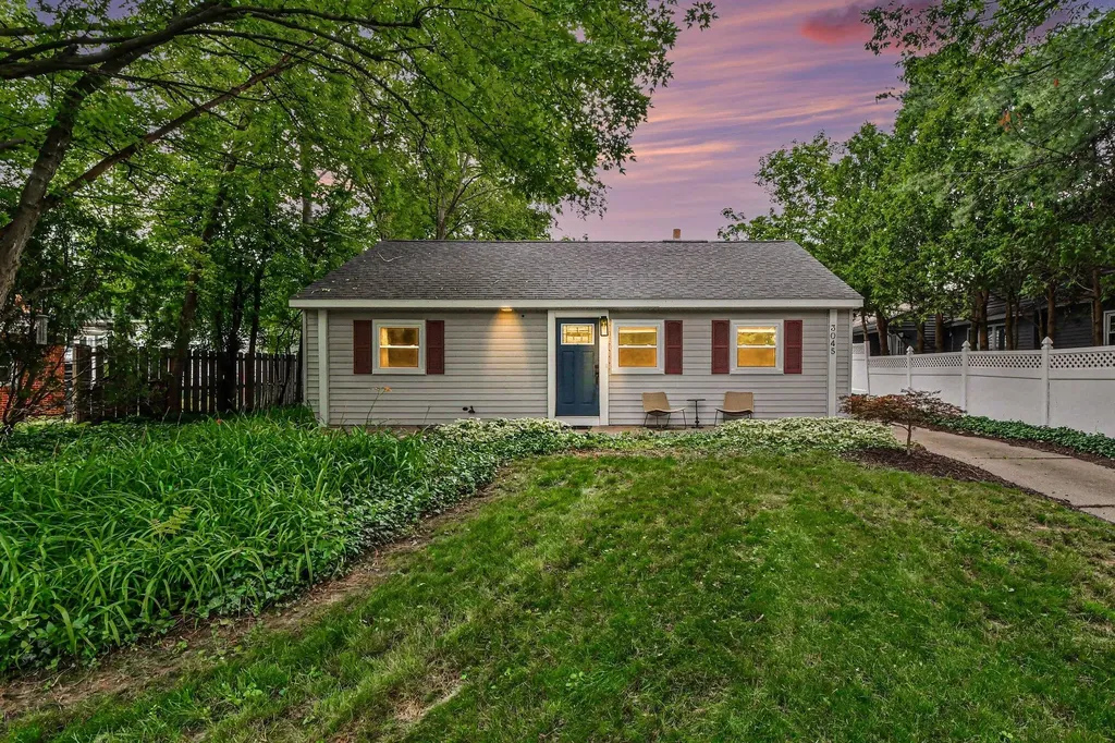 3045 Hall Street SE East Grand Rapids City MI 49506