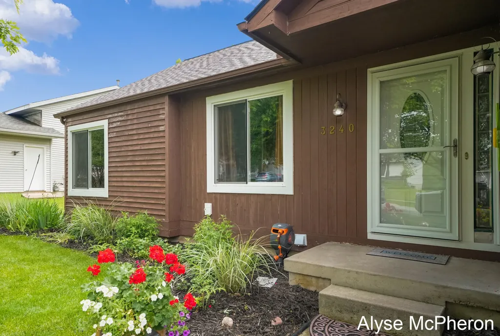 3240 Sunrise Street SE Grand Rapids City MI 49508
