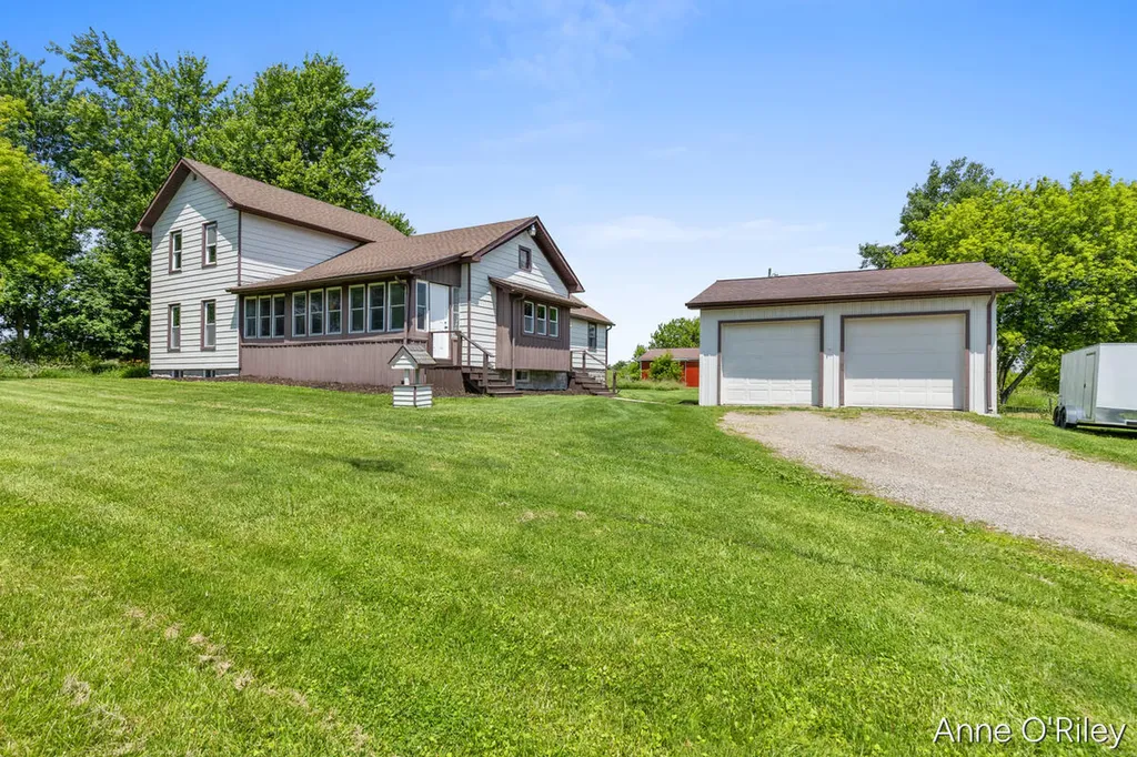 2811 E Vermontville Highway Unknown City MI 48813