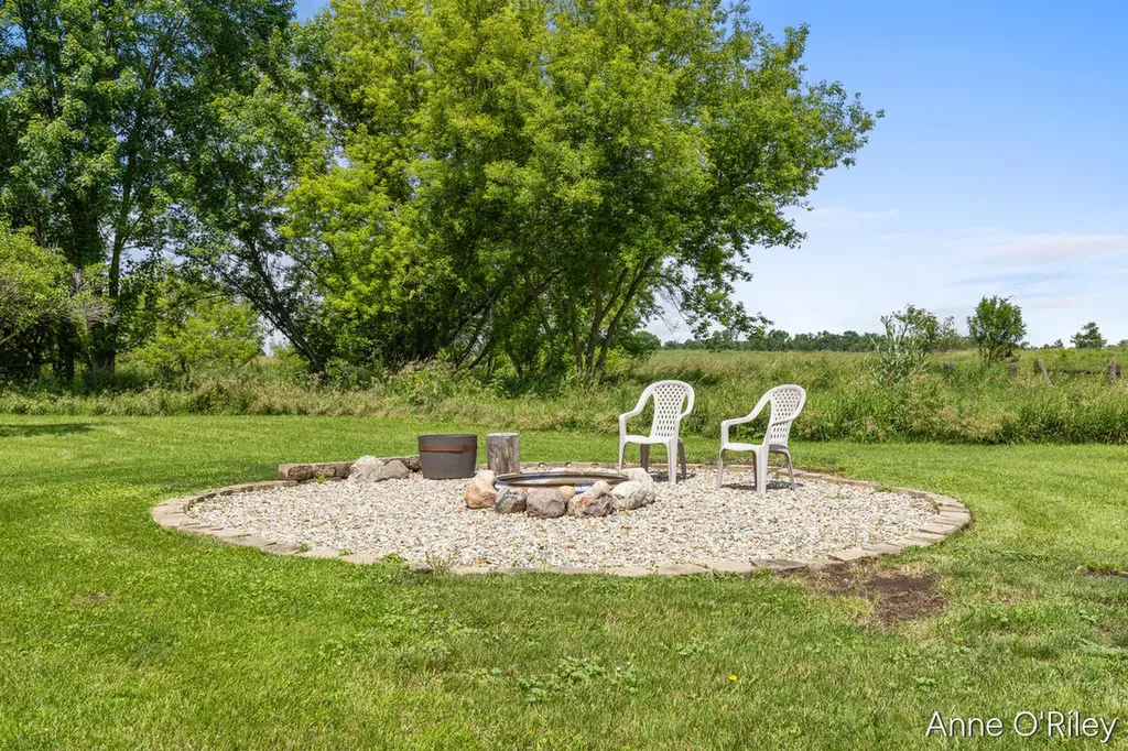 2811 E Vermontville Highway Unknown City MI 48813